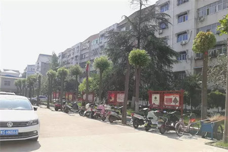 河畔豪庭3室2厅2卫73万122.3m2毛坯房出售